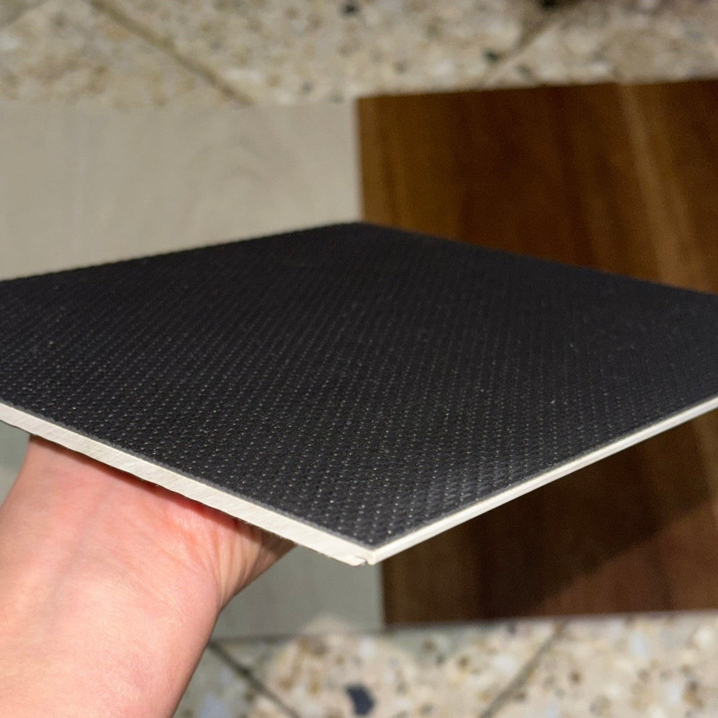 Piso Vinílico SPC SISTEMA CLICK MÁRFIL 5mm caja por 2.23 m2
