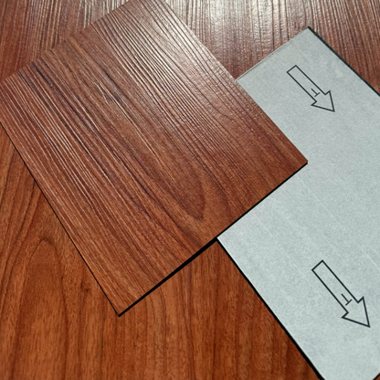Piso Vinílico CAOBA AUTOADHERIBLE caja por 5.01 m2 (36 duelas) medidas 91.4x15.4 cm espesor 2 mm